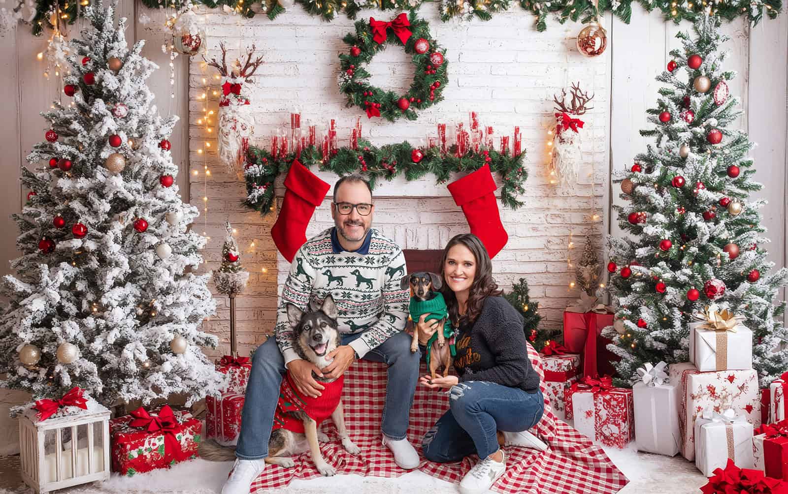 Eveardo, Nicole, Zwei, and Sedona family photo by Photo Fusion Studio